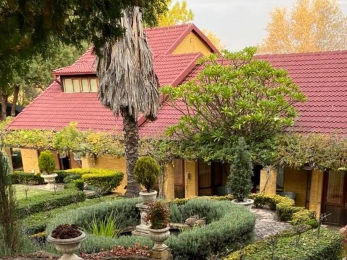 The Tuscan Garden Newcastle Luaran gambar